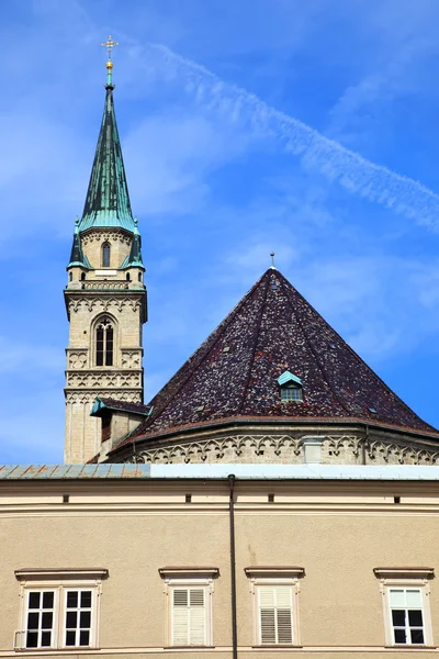 Igreja (Franziskanerkirche) em Salzburgo — Fotografia de Stock