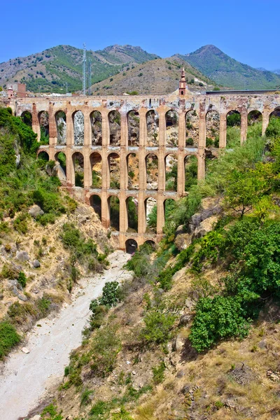 Oude aquaduct in nerja, Spanje — Stockfoto