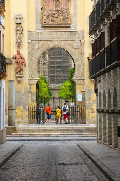 Vchod do věže la giralda, sevilla, Španělsko — Stock fotografie