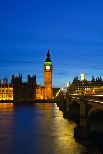 Μπιγκ Μπεν και τα σπίτια του Κοινοβουλίου το βράδυ, Λονδίνο — Φωτογραφία Αρχείου