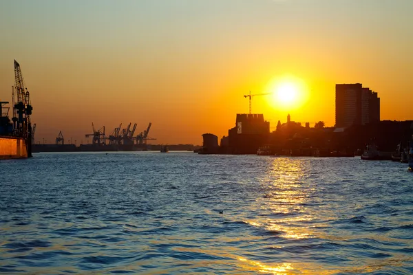 Sunset in the port of Hamburg — Stock Photo, Image