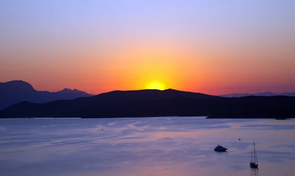 Zonsondergang over de Egeïsche zee — Stockfoto