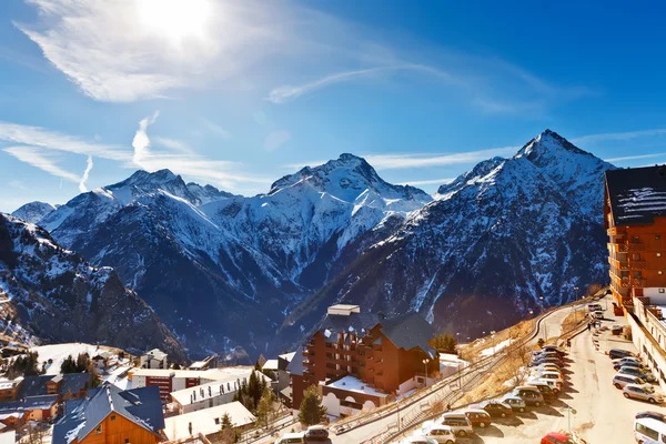 Estación de esquí en los Alpes franceses —  Fotos de Stock