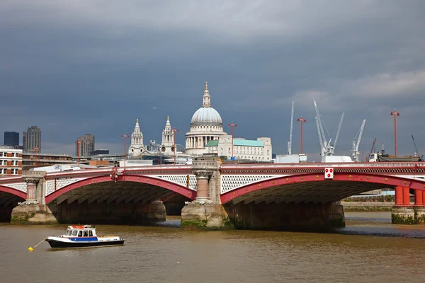 St. Paul Cathedral and Blackfriar's Bridge — Stock Photo, Image