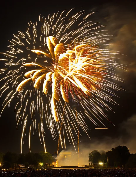 リンカーン記念館上空の花火 — ストック写真