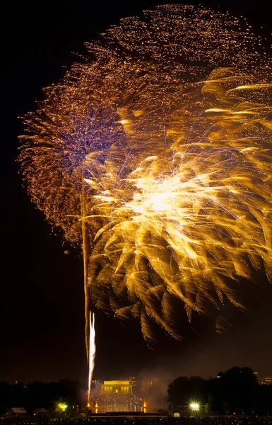Fuochi d'artificio sul Lincoln Memorial — Foto Stock