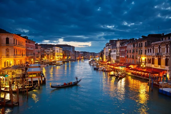Гранд Канал вночі, Венеція. Стокове Фото