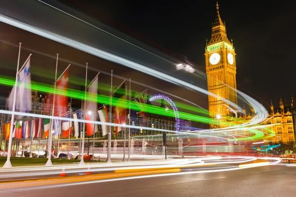 Provoz v noci Londýn — Stock fotografie