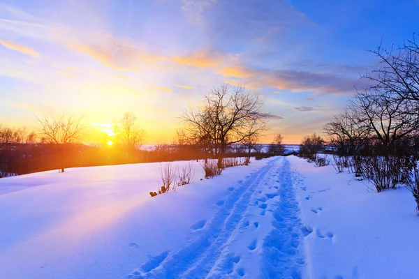 Zonsondergang in de prachtige winter — Stockfoto