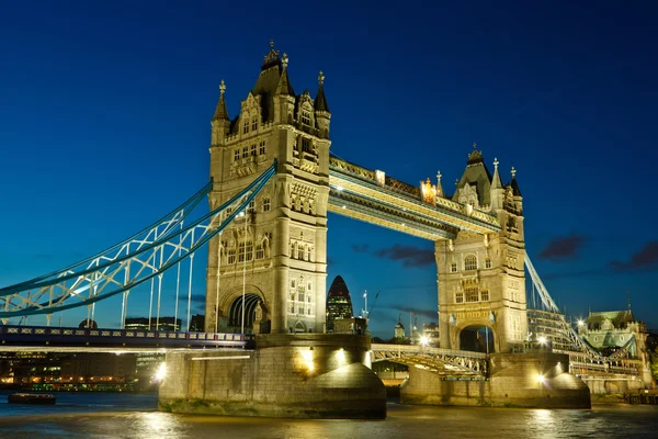 Tower Bridge bei Nacht — Stockfoto