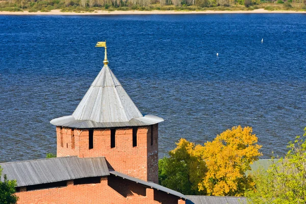 Torre blanca del Kremlin de Nizhny Novgorod, Rusia — Foto de Stock