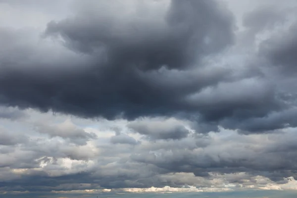 자연 배경: 폭풍우 치는 하늘 — 스톡 사진