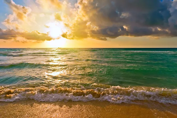 Salida del sol, Océano Atlántico, FL, EE.UU. — Foto de Stock