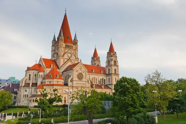Assisi Heiliger Franz templom Mexikoplatzon, Bécs, Ausztria — Stock Fotó