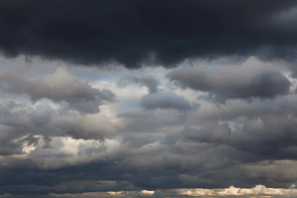 Natural backgrounds: stormy sky — Stock Photo, Image