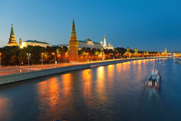 Moskauer Kreml bei Nacht — Stockfoto