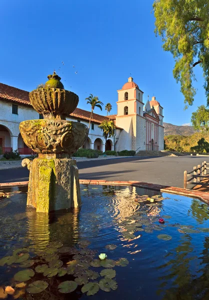 Santa Barbara Mission, ca, usa — Stockfoto