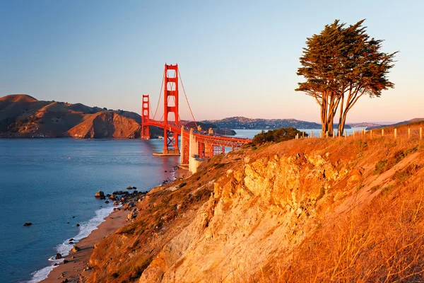 Golden Gate Bridge při západu slunce, San Francisco — Stock fotografie