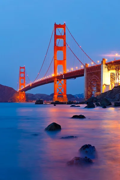 Golden Gate Bridge após o pôr-do-sol, São Francisco — Fotografia de Stock