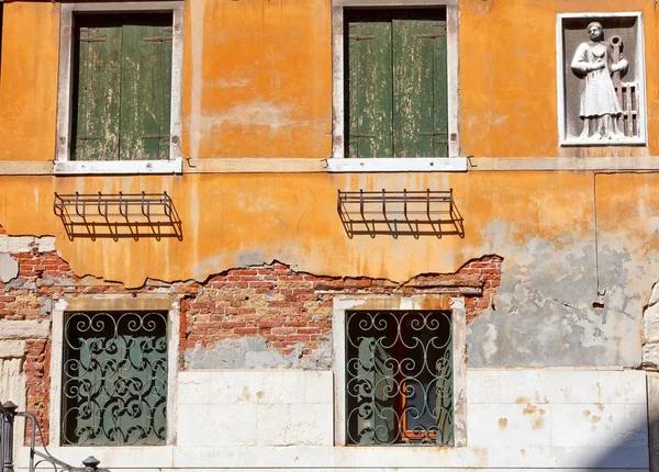 Detail budovy v Benátkách — Stock fotografie