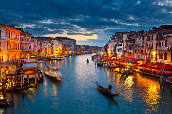 Canal Grande bei Nacht, Venedig — Stockfoto