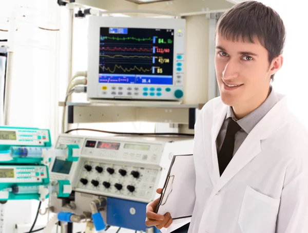 Young doctor in ICU — Stock Photo, Image