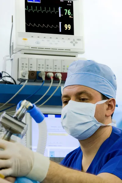 Anästhesist an diesem Arbeitsplatz — Stockfoto