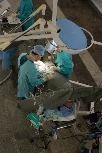 Chirurgická operace. pohled shora — Stock fotografie