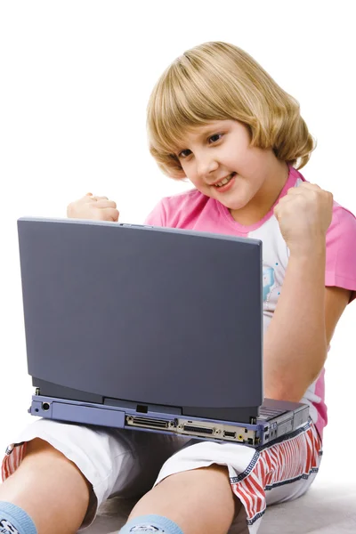 10 jaar oud meisje met laptop — Stockfoto
