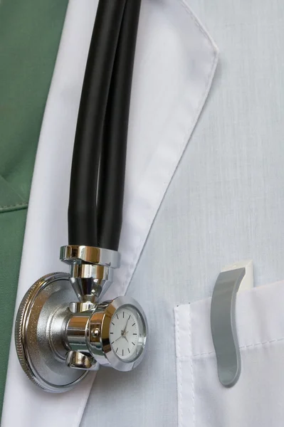 Stéthoscope avec blouse de médecin — Photo