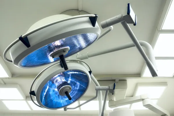 Twee chirurgische lampen — Stockfoto