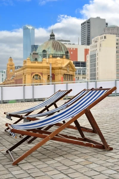 Deck-chair in city — Stock Photo, Image