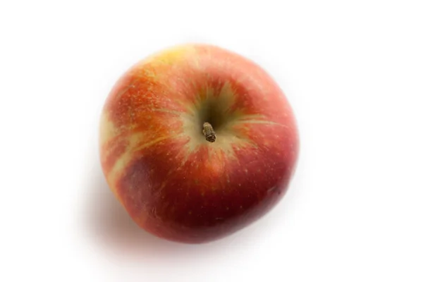 Apel merah pada latar belakang putih — Stok Foto