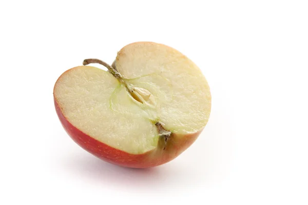 白の背景にリンゴの半分. — ストック写真