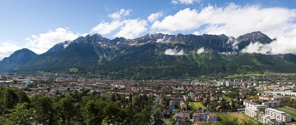 Vista panoramica della città di Innsbruck e delle Alpi Foto Stock