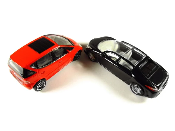 Rote und schwarze Autos — Stockfoto