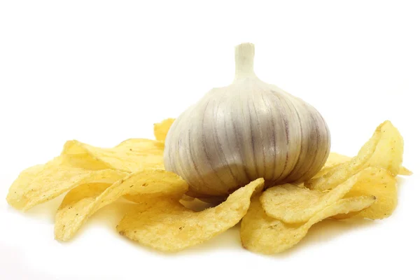 Garlic and chips — Stock Photo, Image