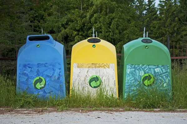 Contenedores de basura — Foto de Stock