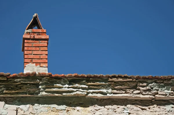 Antigua chimenea de ladrillo — Foto de Stock