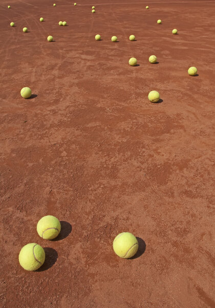 Теннисные мячи

