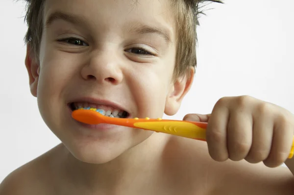 Chłopiec mycia zębów — Zdjęcie stockowe