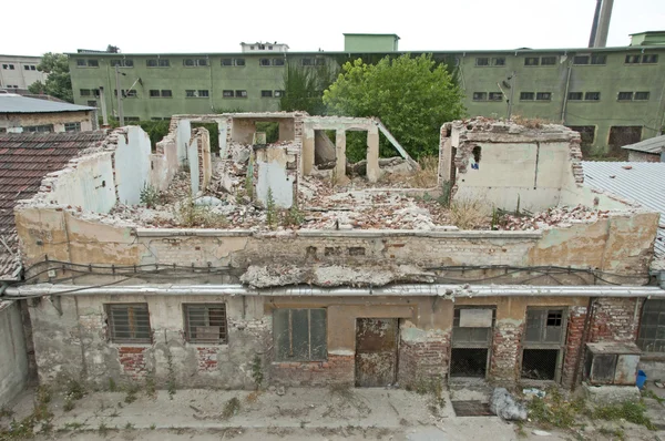 Antiguo edificio demolido — Foto de Stock