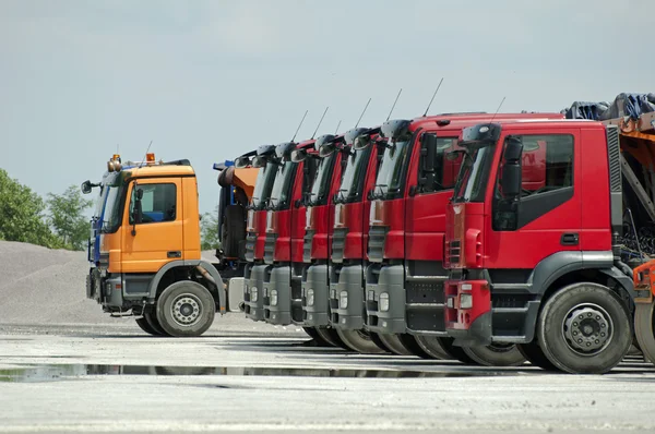 Caminhões, rolos e máquinas para asfaltar — Fotografia de Stock