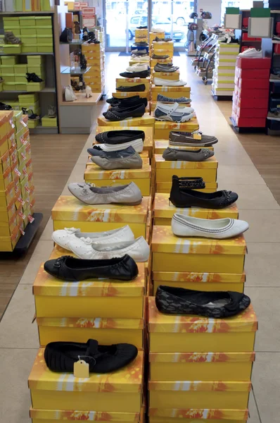 Obchod s obuví dámská — Stock fotografie