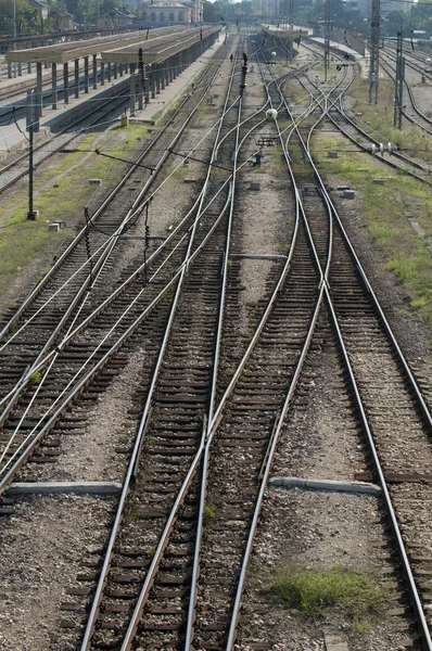 Eisenbahnen auf dem Bahnhof — Stockfoto