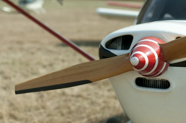 Houten vliegtuig propeller — Stockfoto
