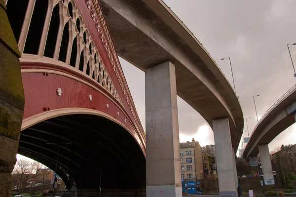 Старые и новые мосты в Галифаксе — стоковое фото