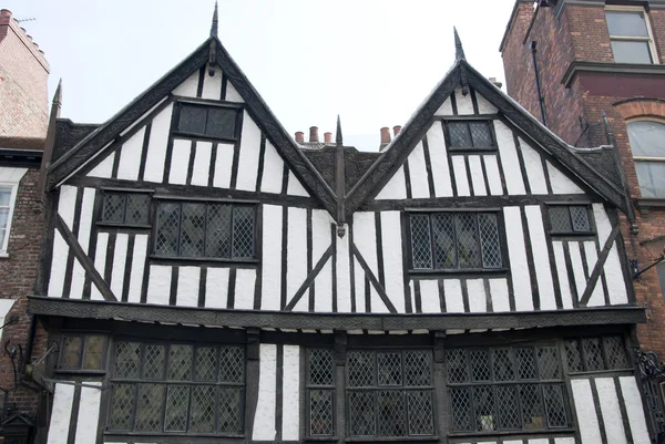 Tudor Fachwerkgebäude — Stockfoto