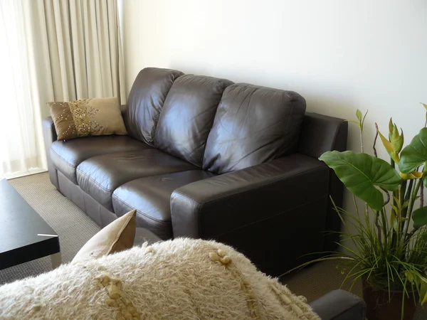 Neutral toned lounge room — Stock Photo, Image