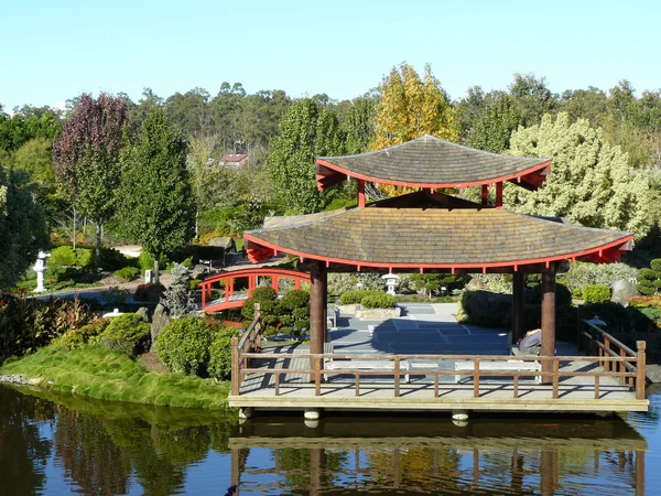 Aangelegde tuin Japanse invloed — Stockfoto